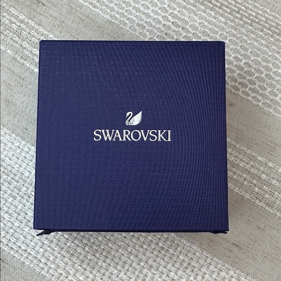 Swarovski Tennis Deluxe hoop earrings
Mixed crystals cut, White, Rhodium plated - Picture 6 of 11